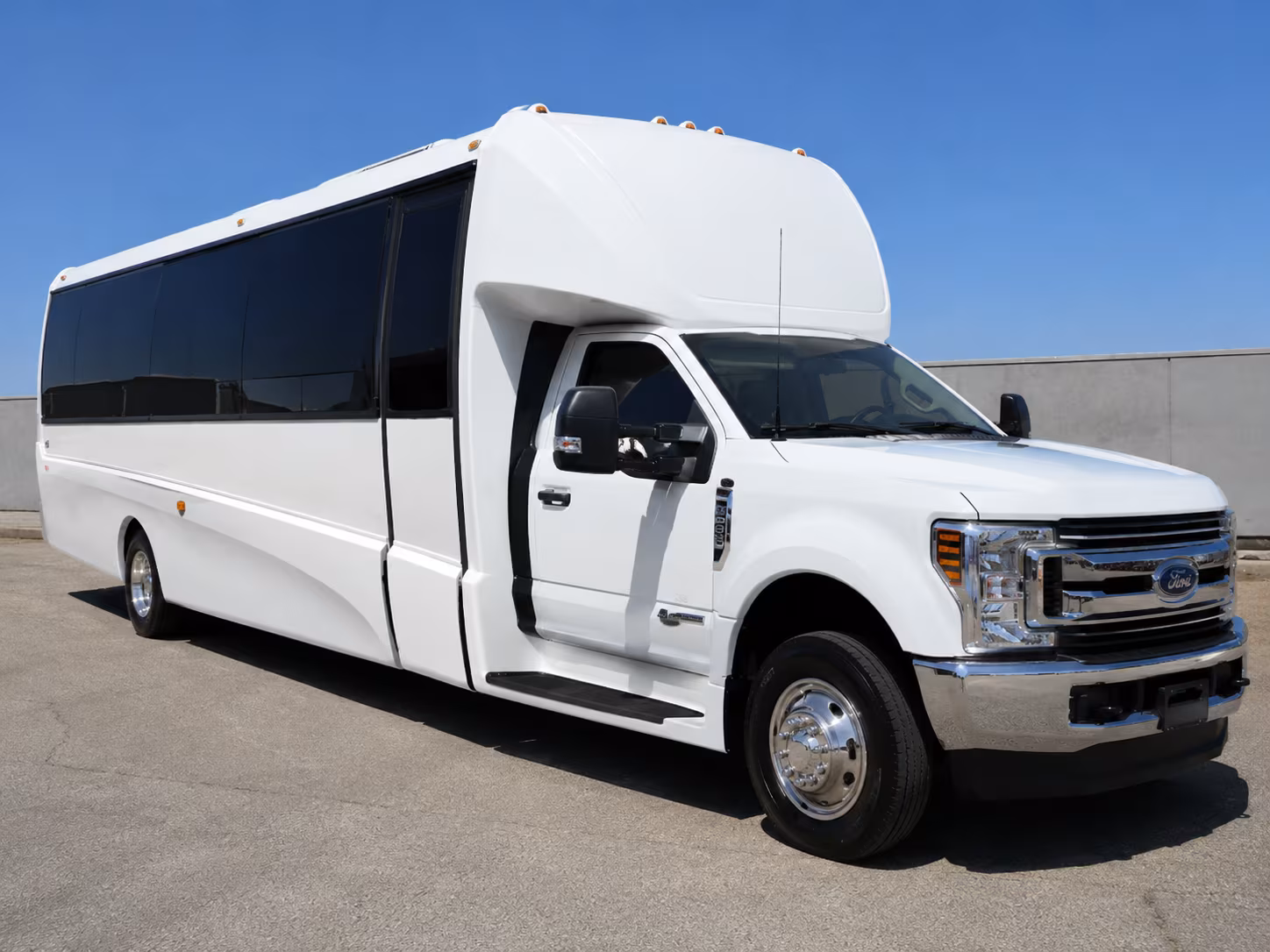 Fresno Airport Shuttle & Transportation party bus exterior
