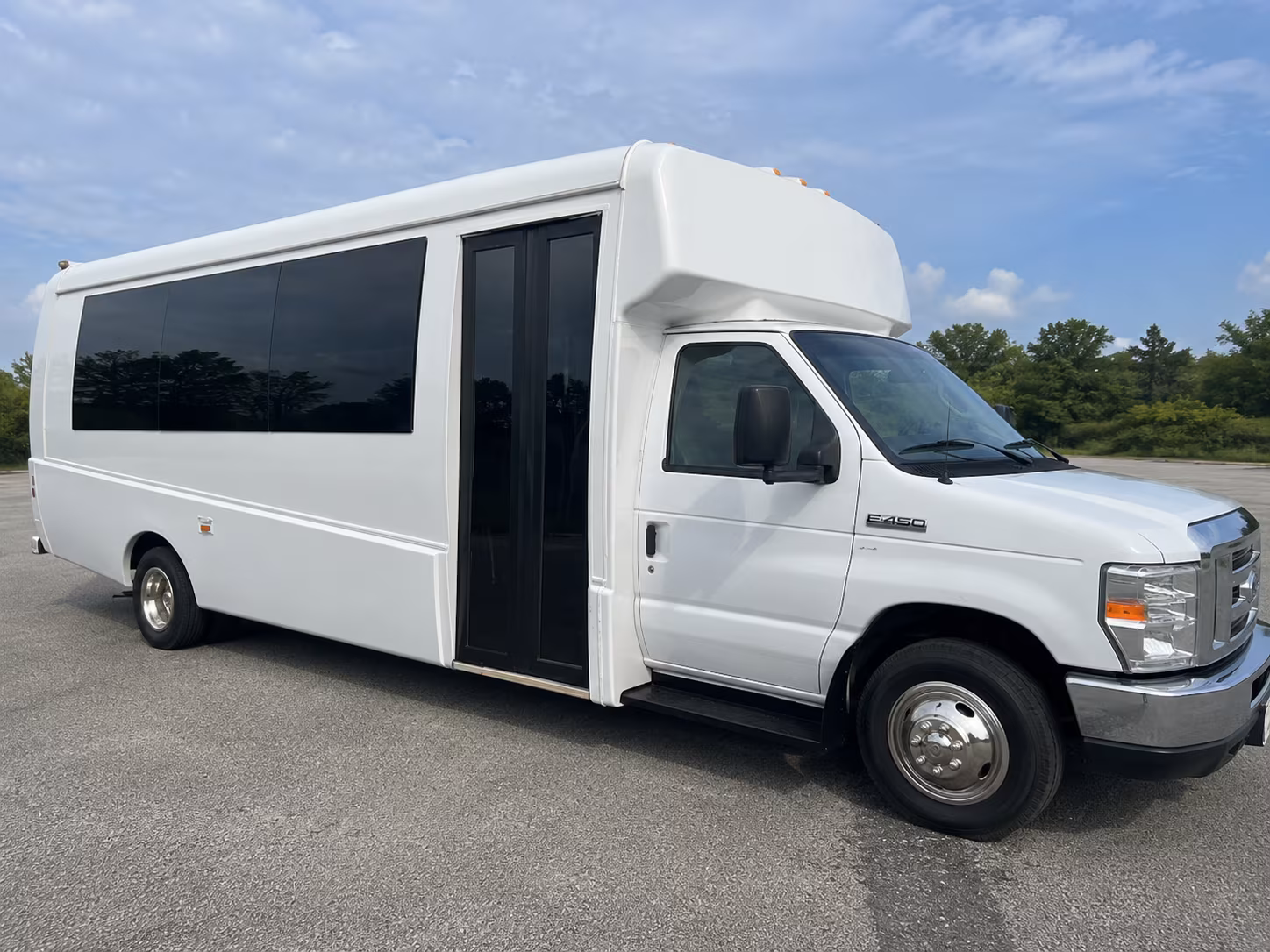 Fresno Birthday, Sweet 16, & Quinceañera Transportation party bus exterior