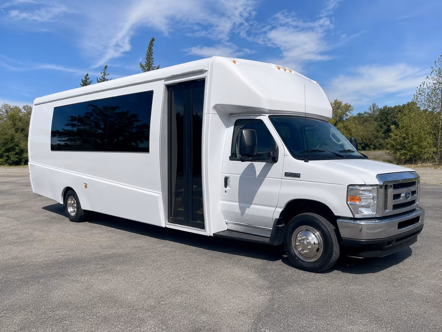 Fresno Birthday, Sweet 16, & Quinceañera Transportation party bus exterior