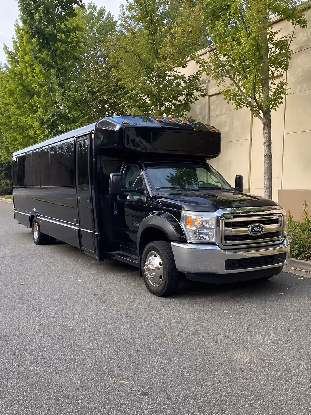 Fresno Winery Tour & Pub Crawl Transportation party bus exterior
